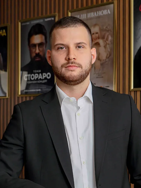 Портрет на Алекс Тодоров, изпълнителен директор в Red Donkey